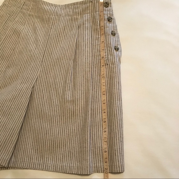 Chaus Walk Shorts - Picture 6 of 7